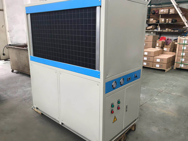 油冷機冬季清洗應(yīng)該清洗哪些部件？